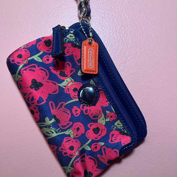 Vera Bradley x Coach Floral Wristlet - Picture 2 of 3